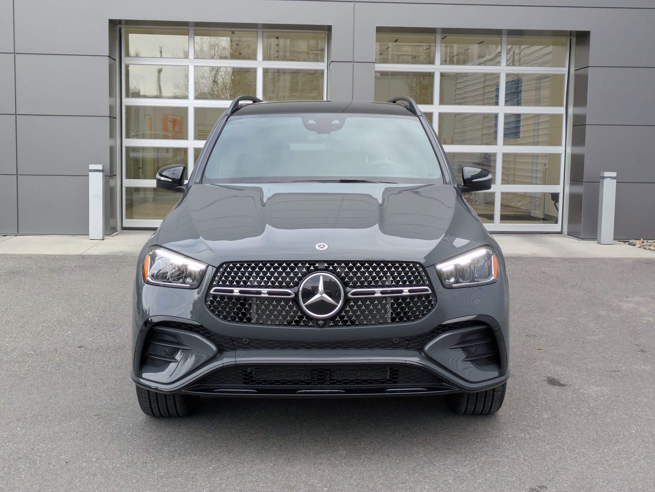 New 2026 MANUFAKTUR Silicon Grey Mercedes-Benz GLE 350 image 9