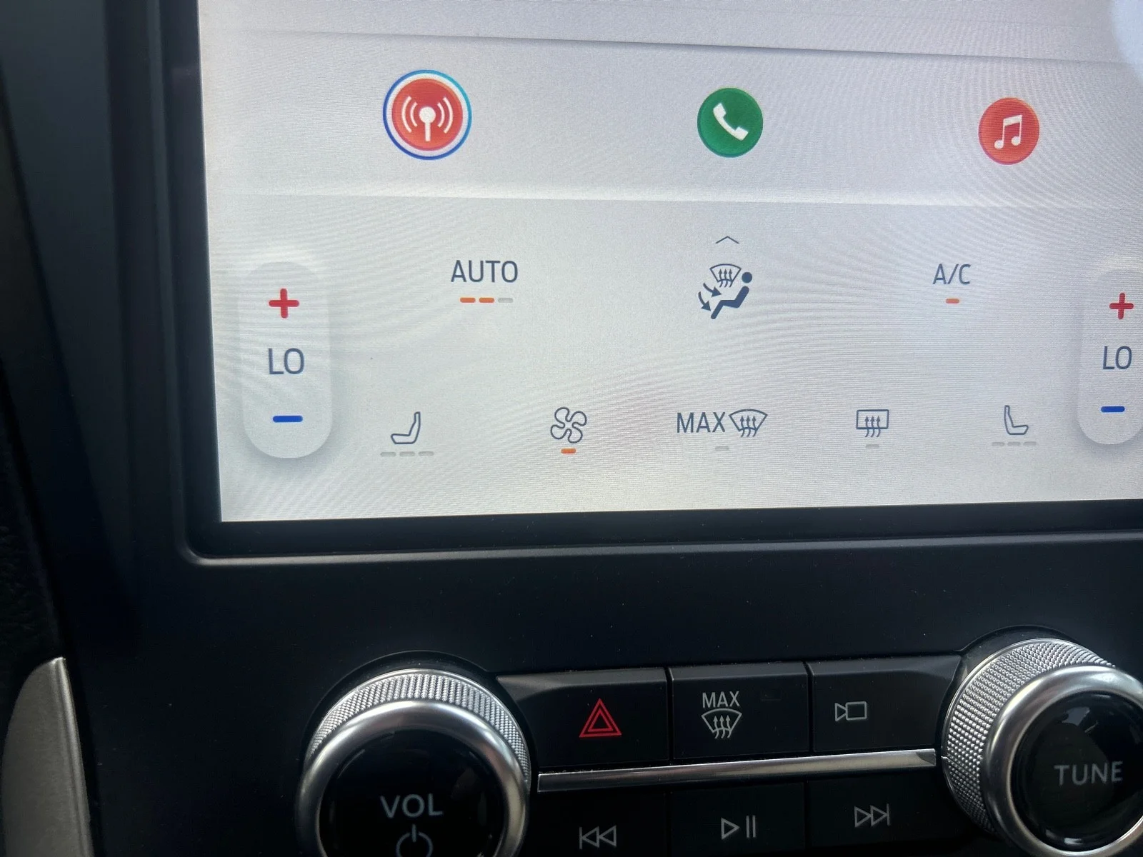 Used 2023 White Ford SEL image 18