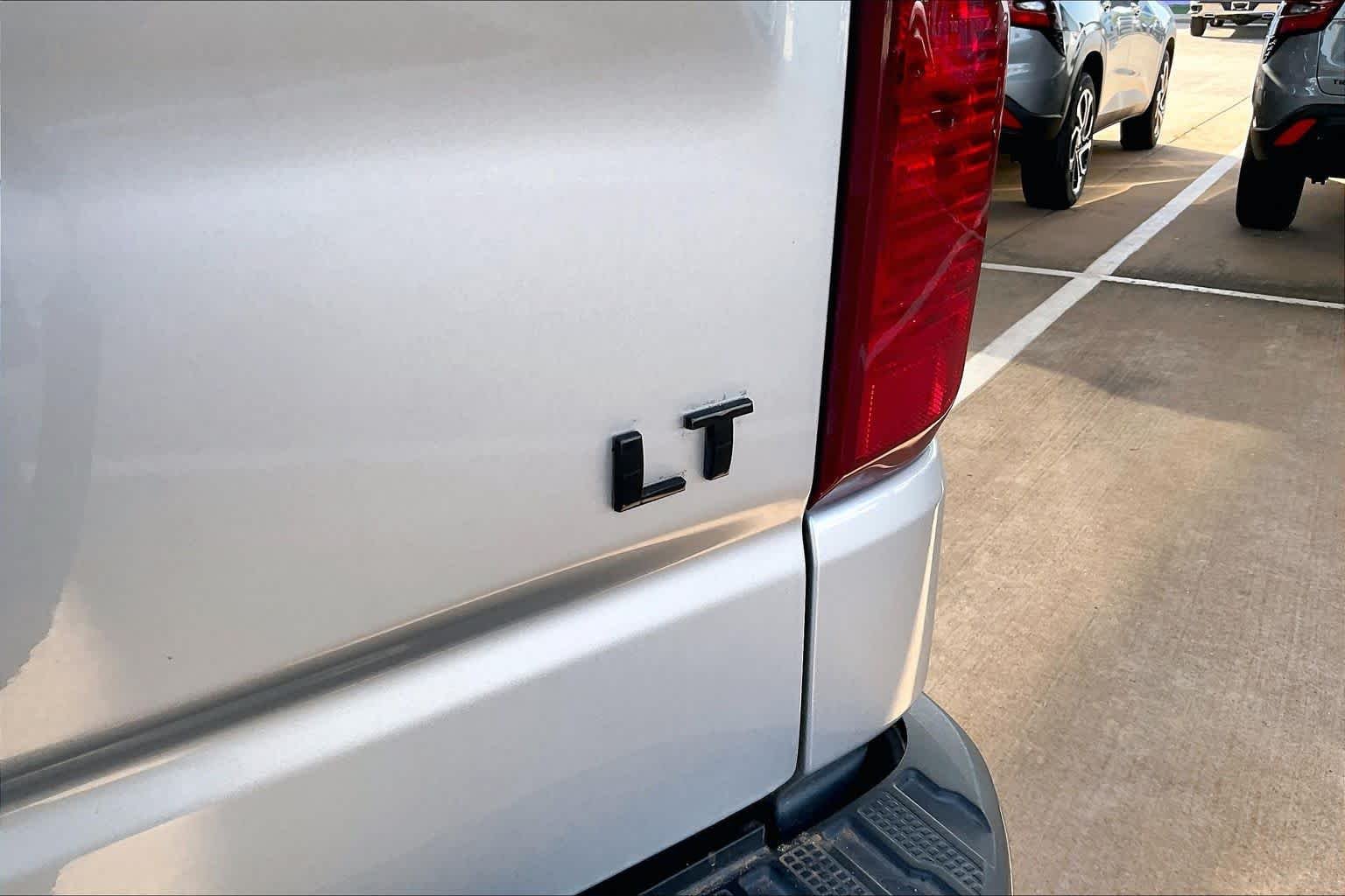 Used 2019 Silver Ice Metallic Chevrolet LT image 10