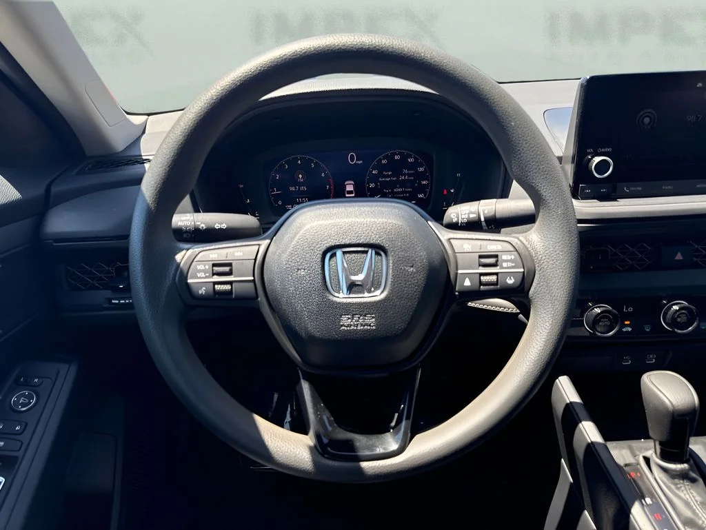 Used 2025 Silver Honda LX image 12