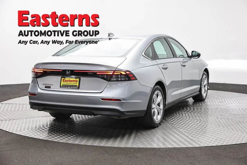 Used 2025 Silver Honda LX image 5