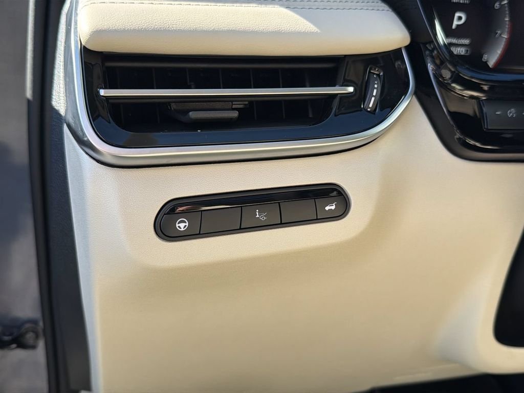 Certified Used 2023 Blue INFINITI Sensory image 17