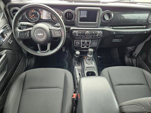Used 2021 Gray Jeep Unlimited Sport Altitude image 12