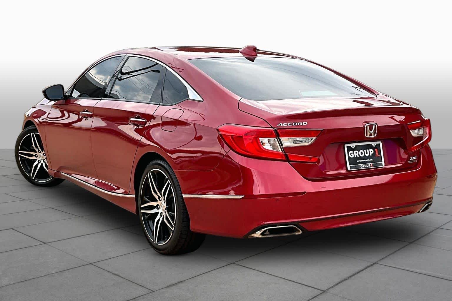 Used 2021 Radiant Red Metallic Honda Touring image 12