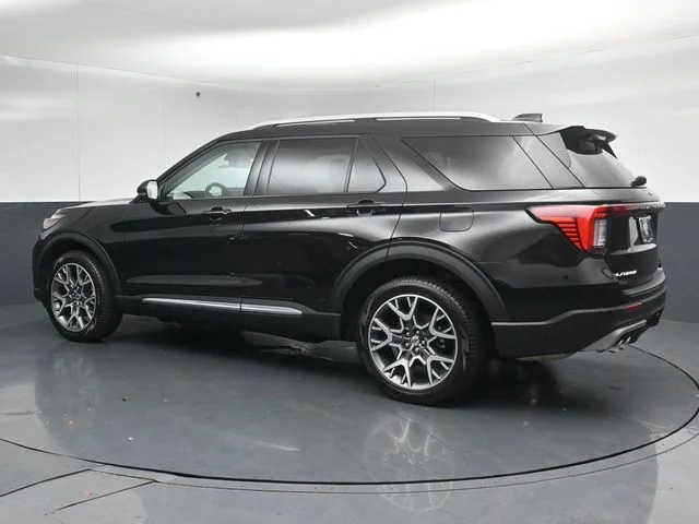 Used 2025 Black Metallic Ford Platinum image 5