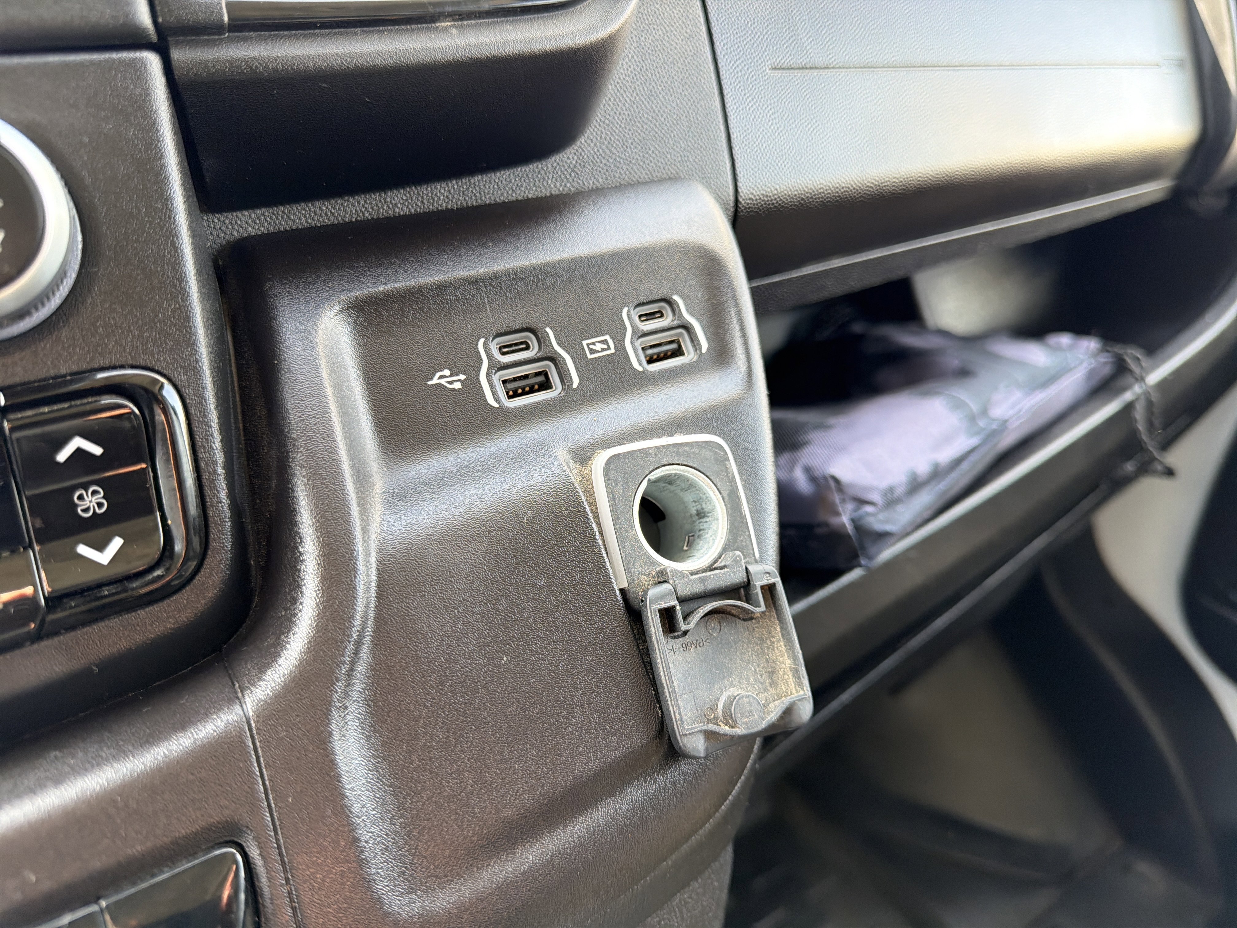 Used 2022 Bright White Clearcoat Ram  image 20
