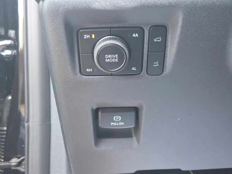 New 2026 Agate Black Metallic Ford MAX Active image 31