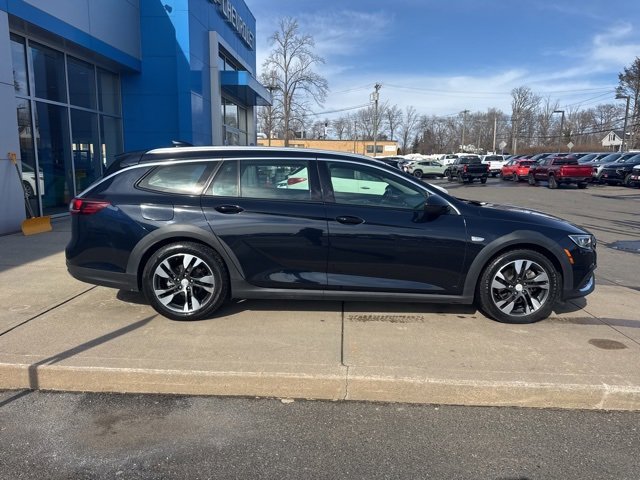 Used 2018 Buick Regal TourX Preferred with VIN W04GU8SX1J1114087 for sale in Cheshire, CT