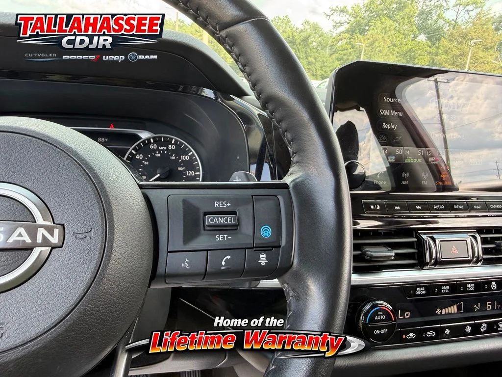 Used 2023 Scarlet Nissan SL image 21