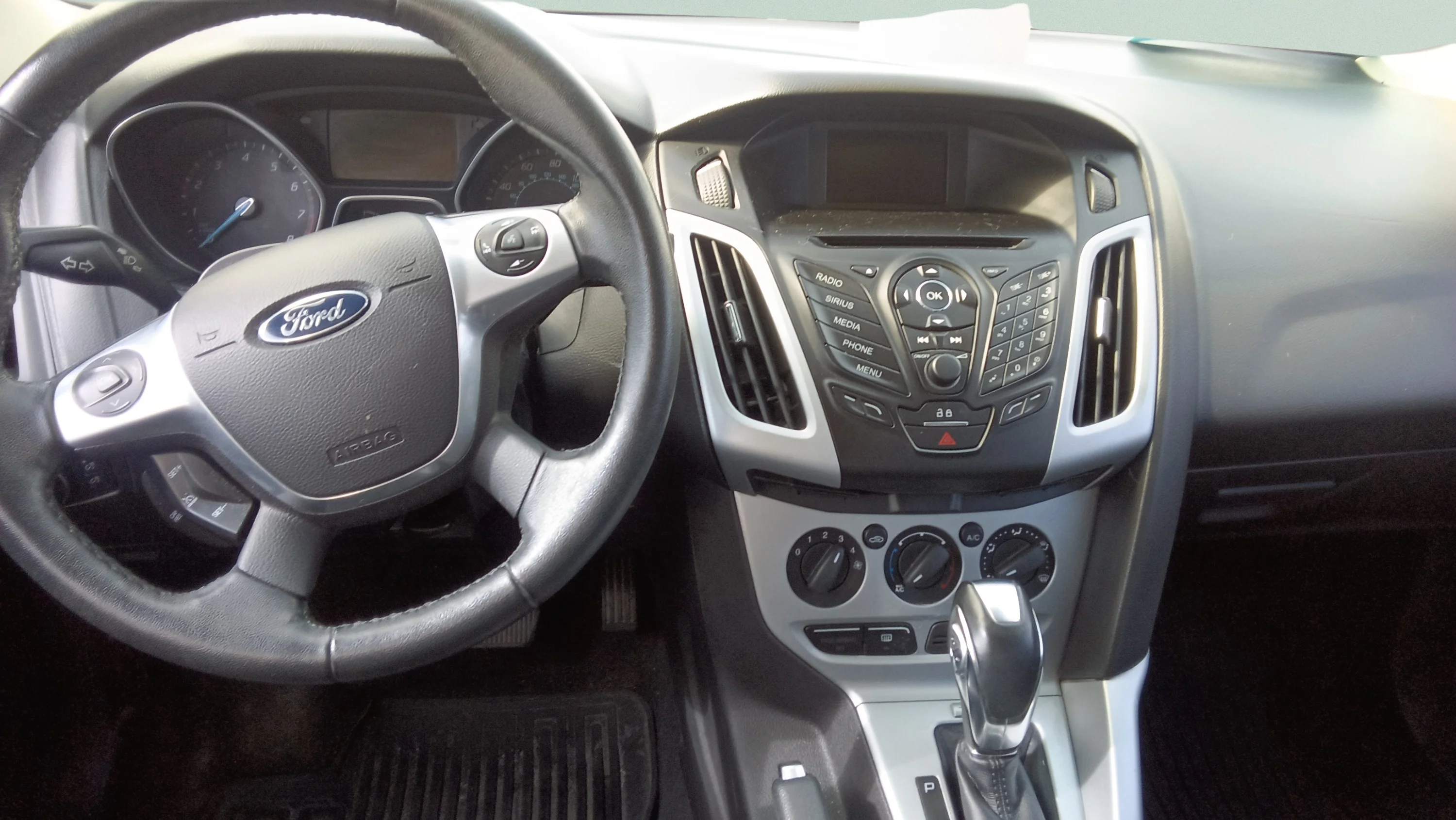 Used 2014 Red Ford SE image 9