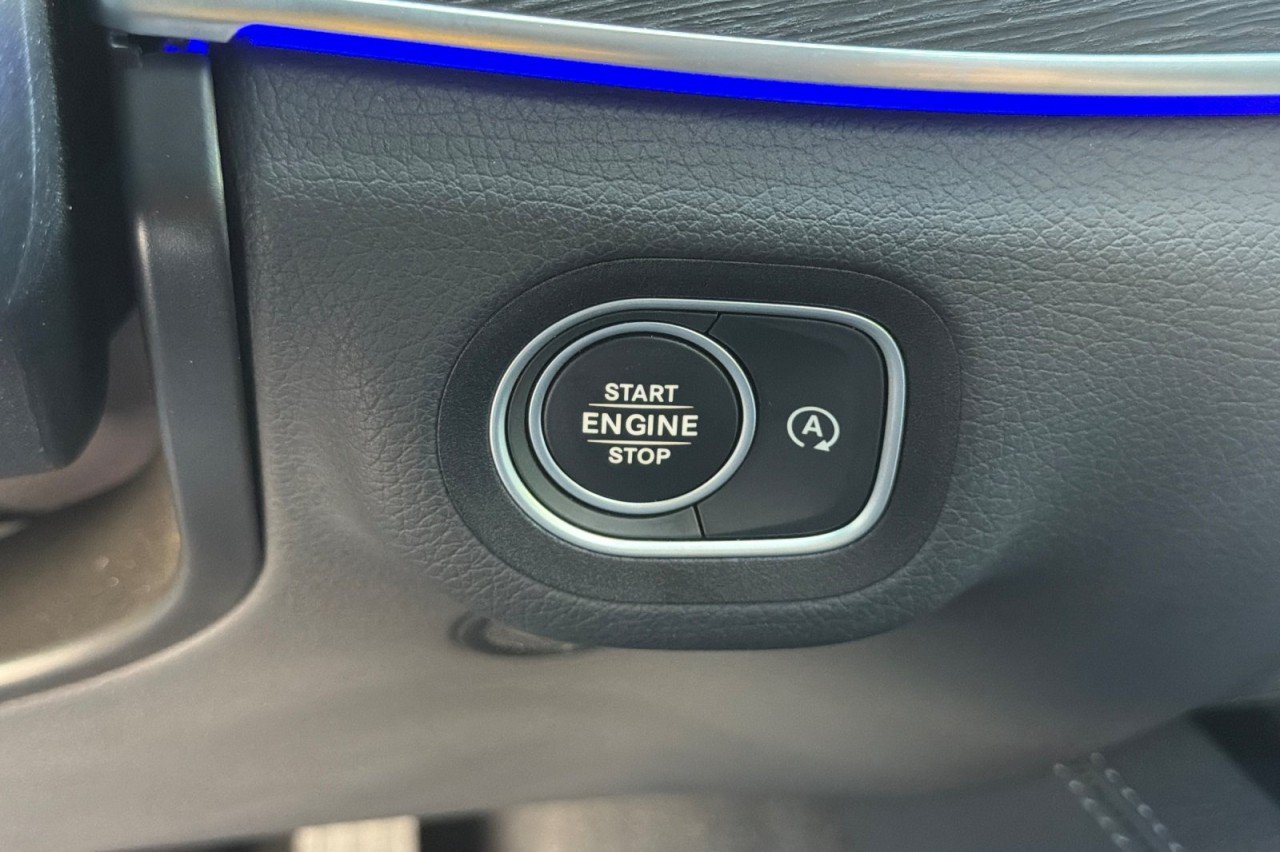 Used 2025 Polar White Mercedes-Benz GLE 450 image 22