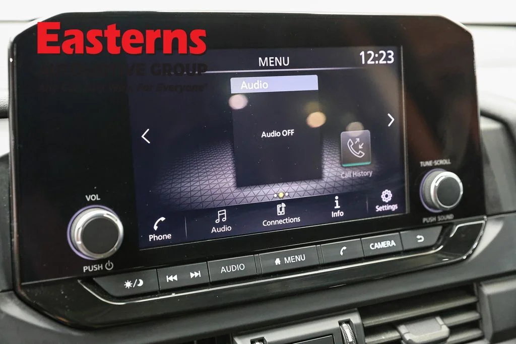 Used 2023 Silver Nissan S image 19