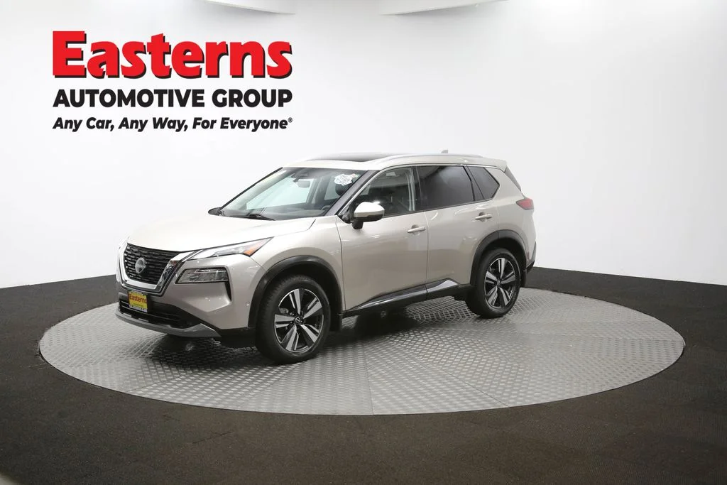 Used 2022 Silver Nissan SL image 54