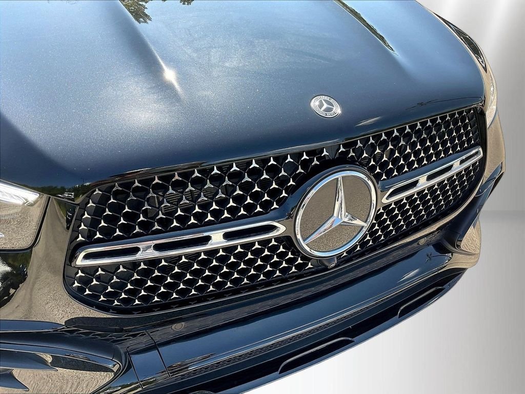 Certified Used 2024 Obsidian Black Metallic Mercedes-Benz GLE 580 image 35