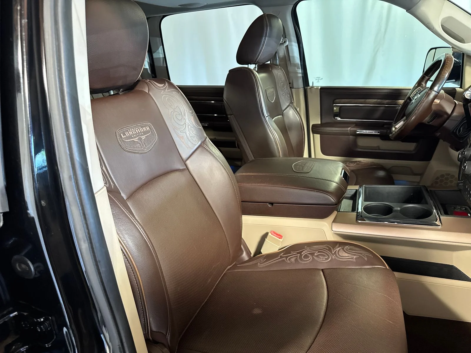 Used 2015 Black Ram Laramie Longhorn image 30