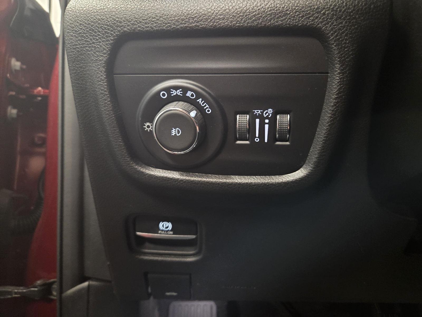 Used 2023 Velvet Red Pearlcoat Jeep Limited image 40