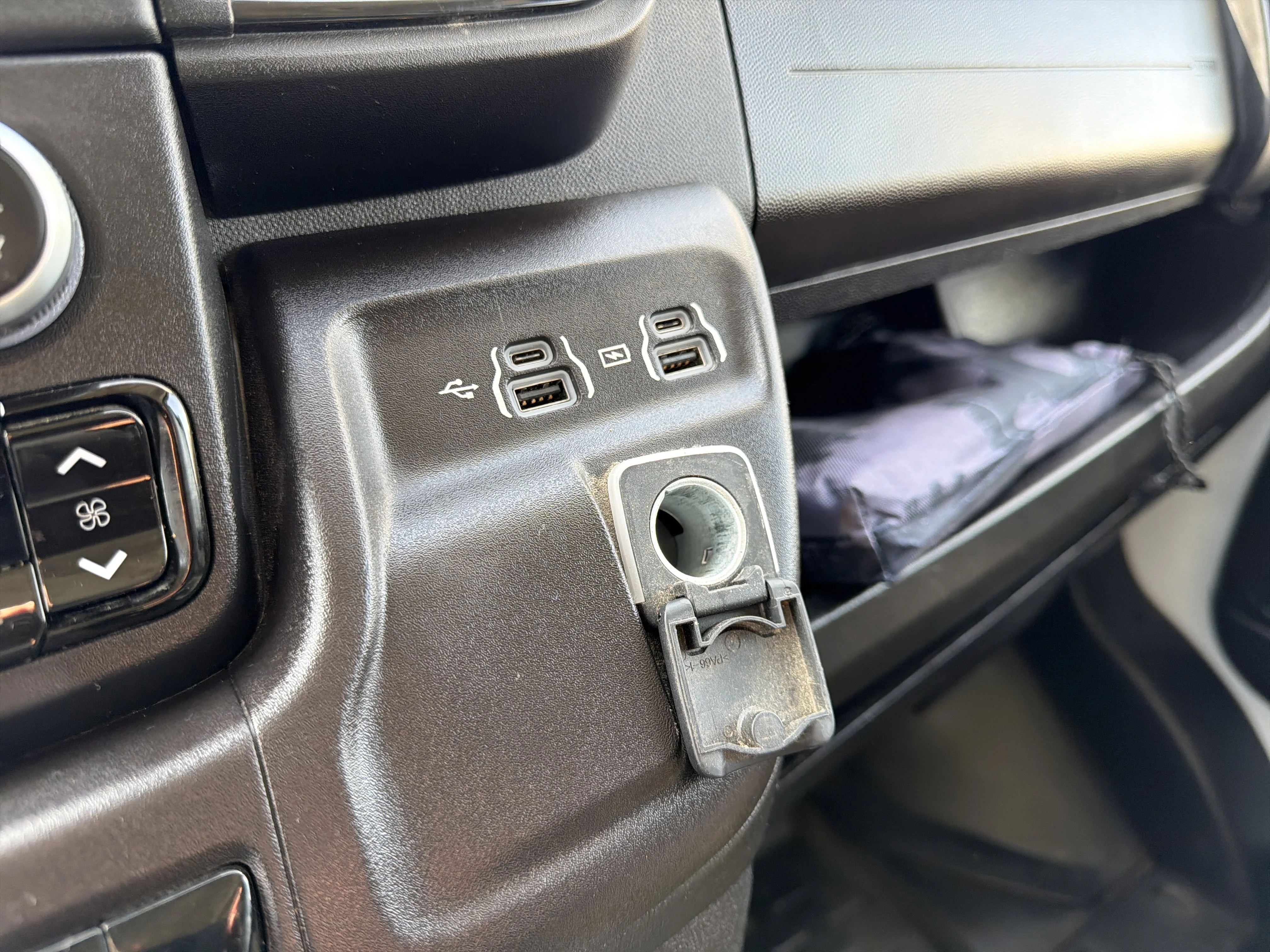 Used 2022 Bright White Clearcoat Ram  image 20