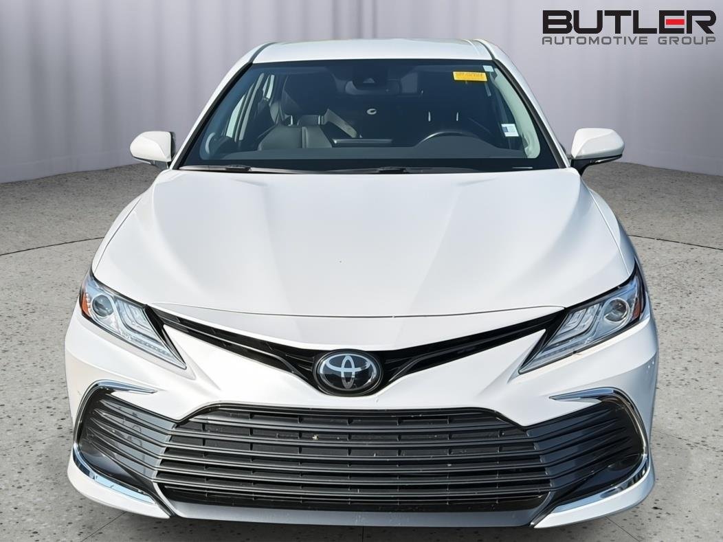 Used 2023 Wind Chill Pearl Toyota XLE image 4