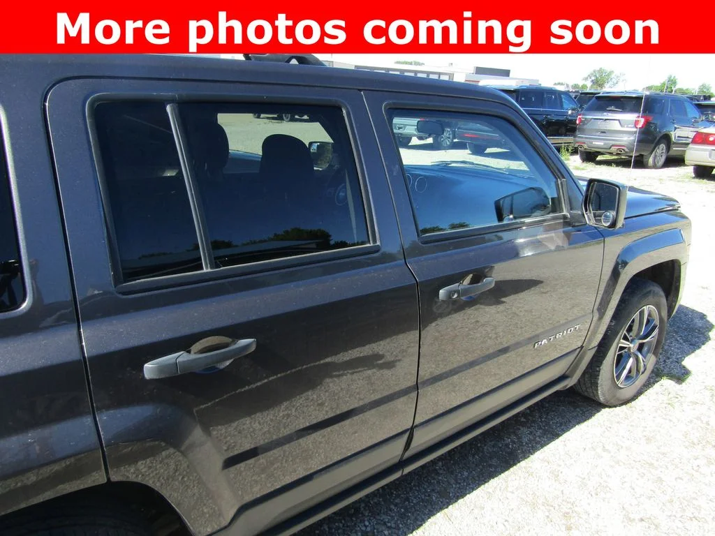 Used 2015 Gray Jeep Sport image 6