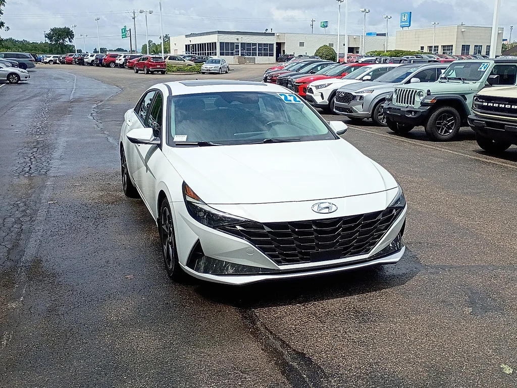 Used 2022 Ceramic White Hyundai Limited image 1