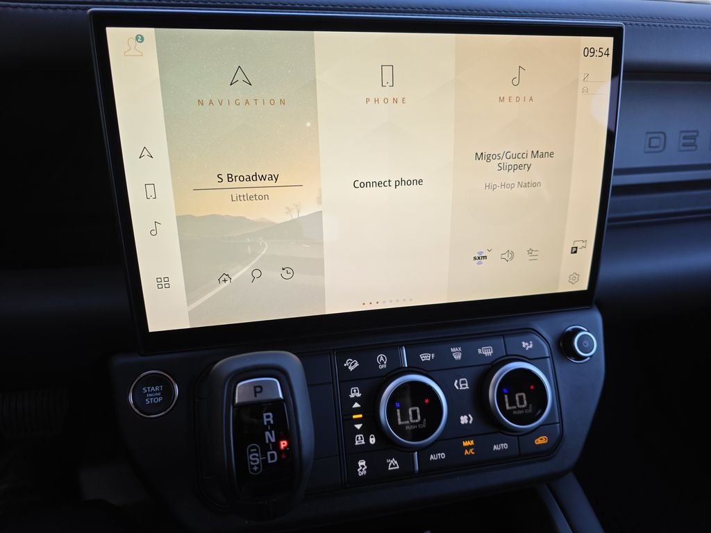 New 2026 Fuji White Land Rover X-Dynamic SE image 15