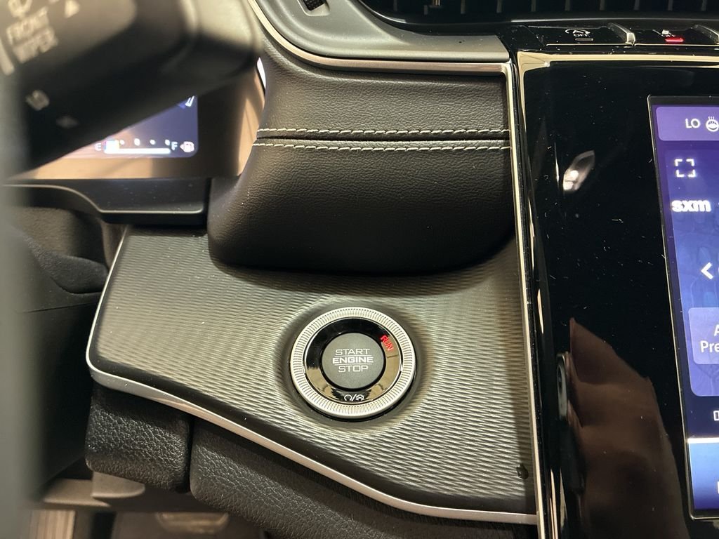 Used 2023 Silver Jeep Altitude X image 22