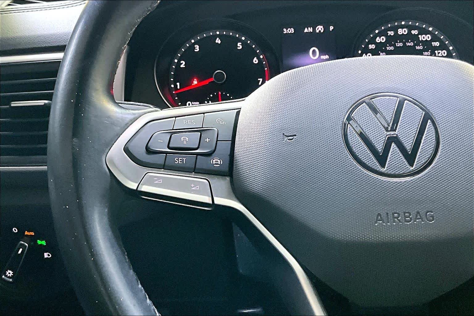 Used 2020 Pure White Volkswagen 3.6L V6 SE w/Technology image 23