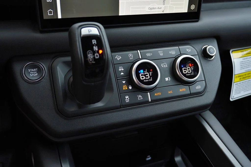 Certified Used 2025 Black Land Rover X-Dynamic SE image 31