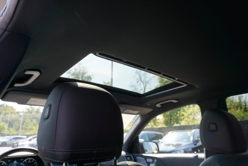 Certified Used 2021 Black Mercedes-Benz GLE 350 image 27