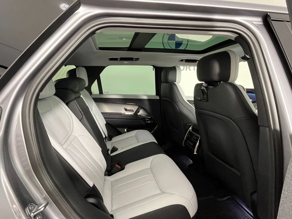 Used 2024 Gray Land Rover Dynamic SE image 23