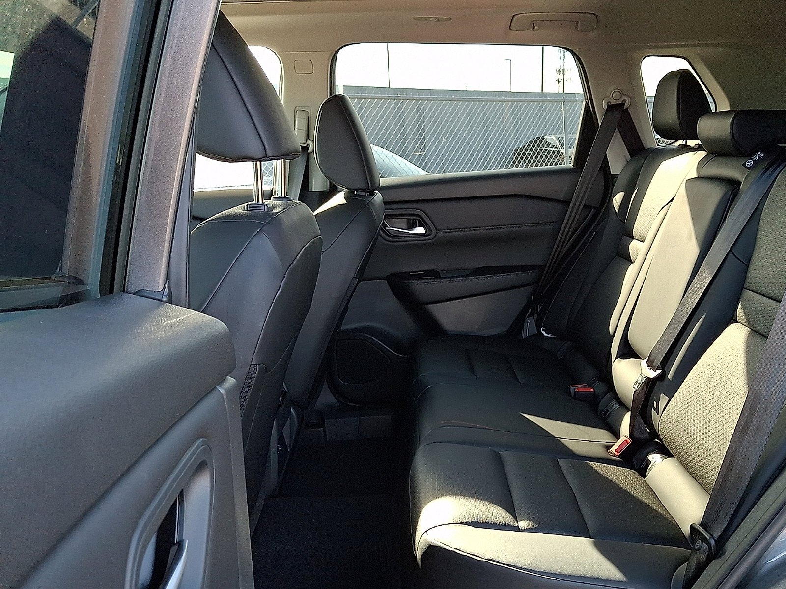 New 2026 Everest White Pearl TriCoat Nissan Dark Armor™ image 7