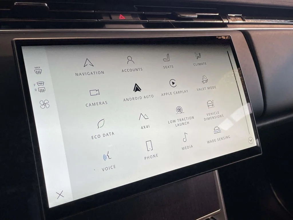 New 2026 Carpathian Grey Land Rover SE image 27