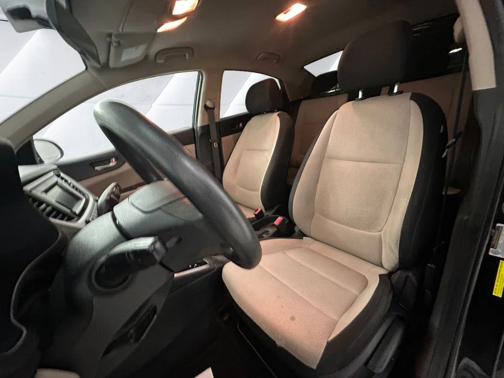 Used 2021 Black Hyundai SE image 8