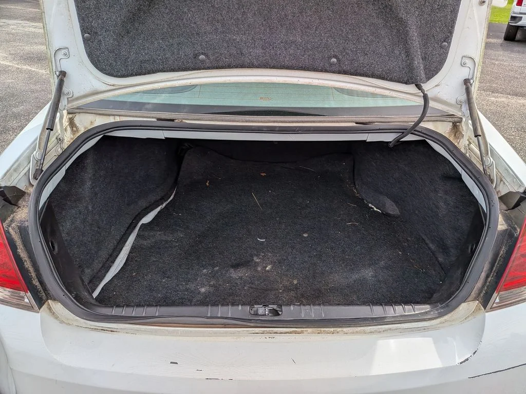 Used 2014 White Chevrolet LTZ image 17