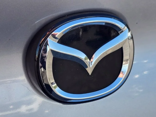 Used 2019 Silver Mazda Select image 17