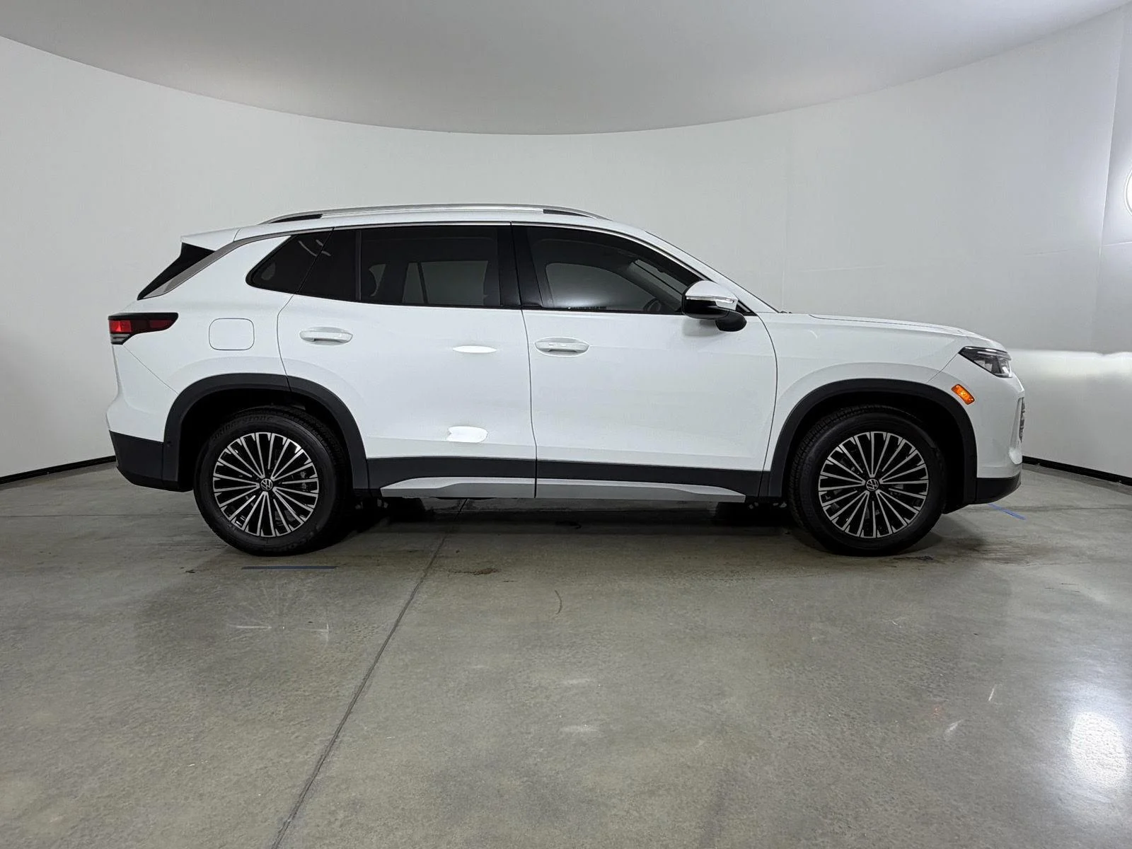 New 2026 Pure White Volkswagen S image 4