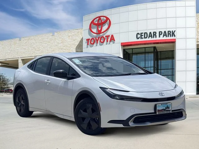 2026 Toyota Prius SE's photo