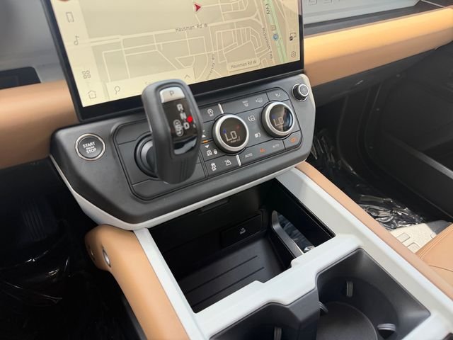 New 2026 Woolstone Green Land Rover X-Dynamic SE image 24