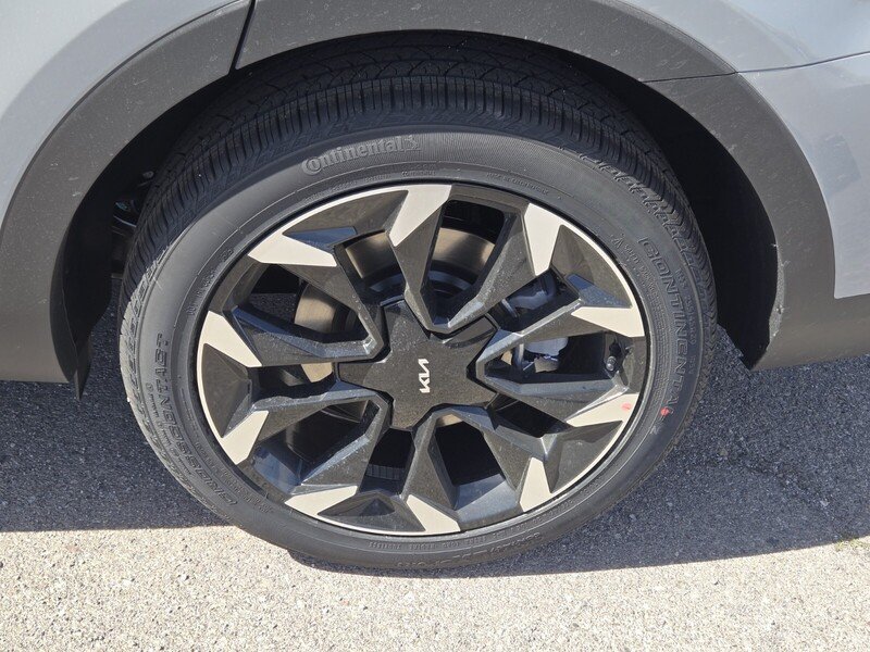 New 2026 Wolf Gray Kia EX image 5