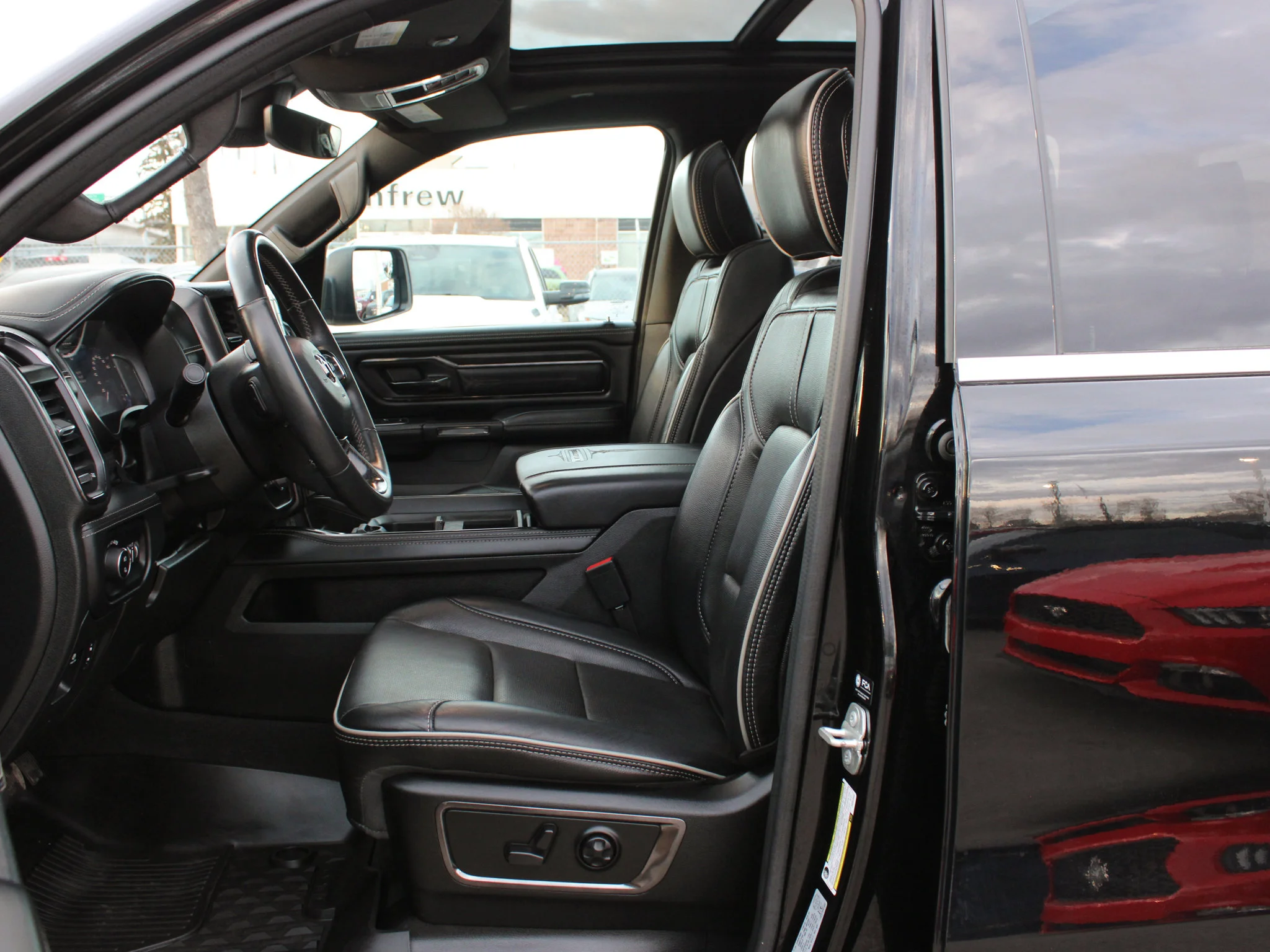 Certified Used 2023 Black RAM Limited * No Accidents | HEMI V8 | Alpine | Heated Seats | Apple CarPlay | Tonneau Cover image 3