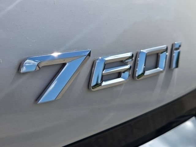 2025 BMW 7 Series 760i - Photo 8