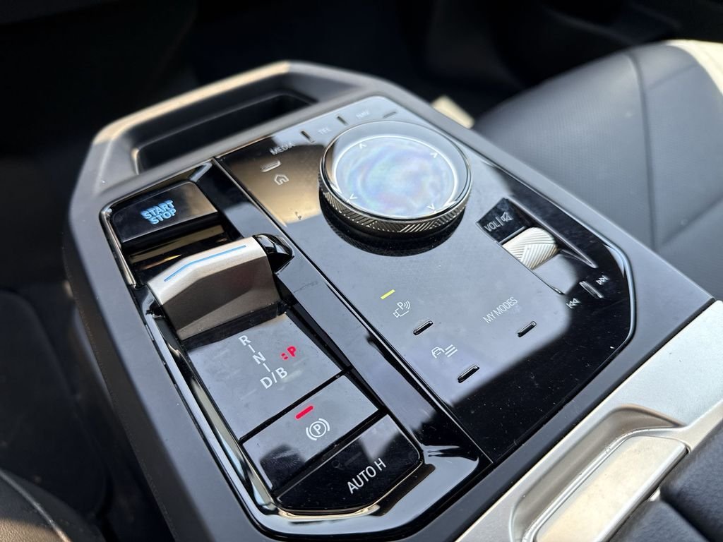 Certified Used 2024  BMW xDrive50 image 20