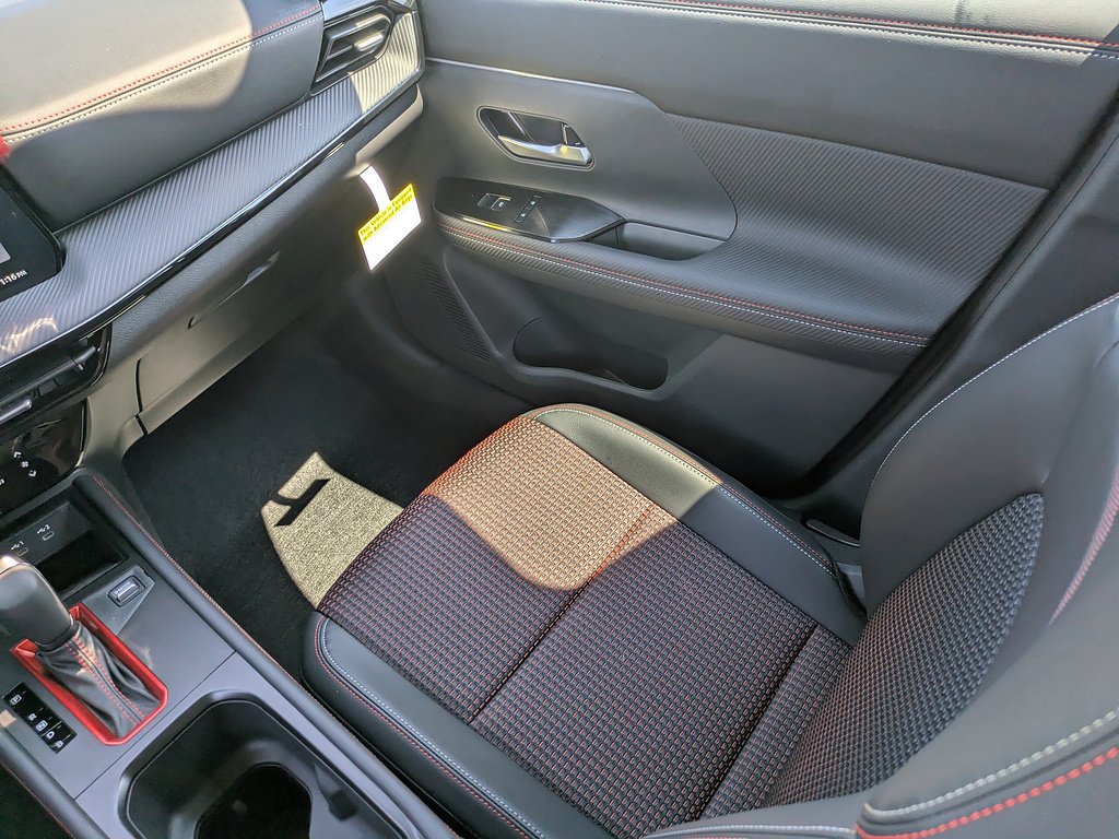 2026 Nissan KICKS SR - Photo 17