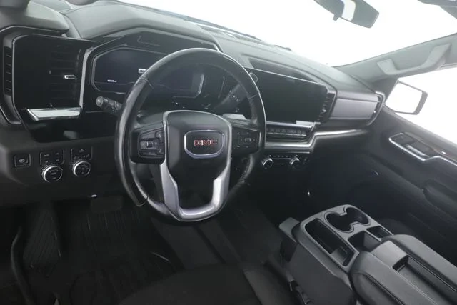 Used 2024 Red GMC Elevation image 17