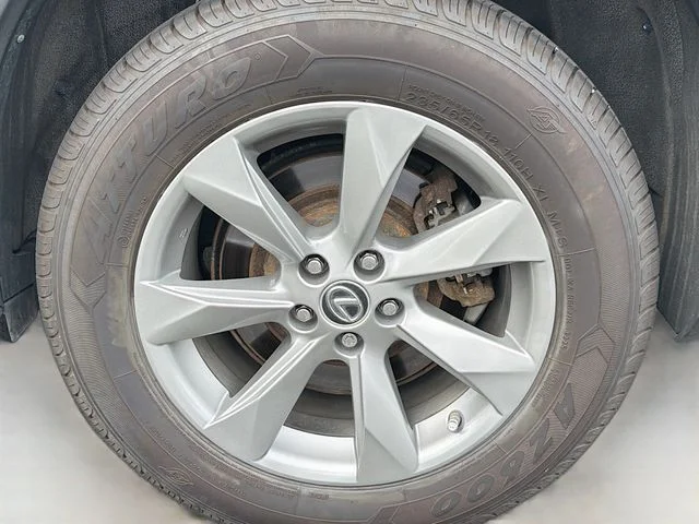 Used 2019 White Lexus 350 image 28