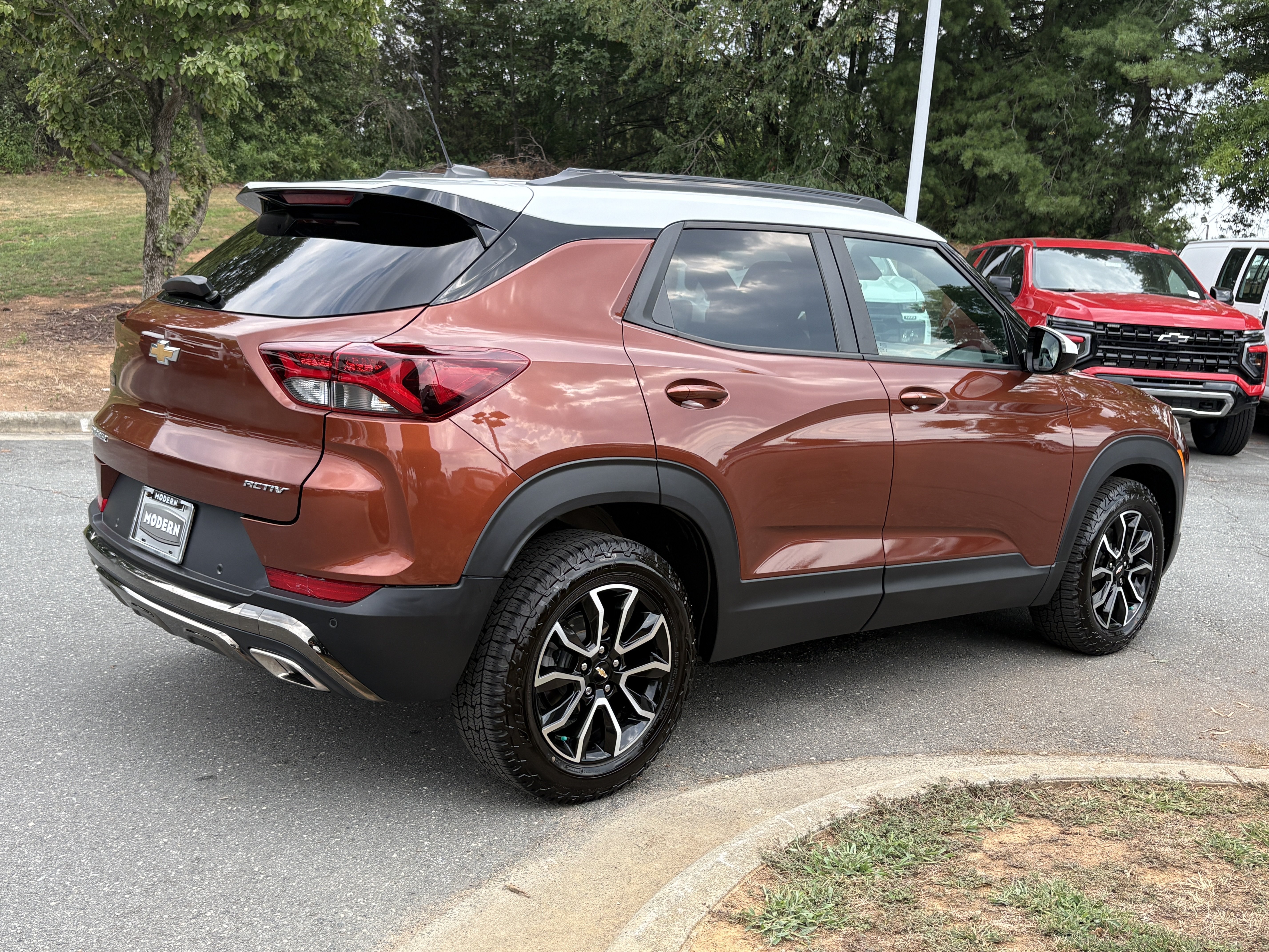 Used 2021 Dark Copper Metallic Chevrolet ACTIV image 5