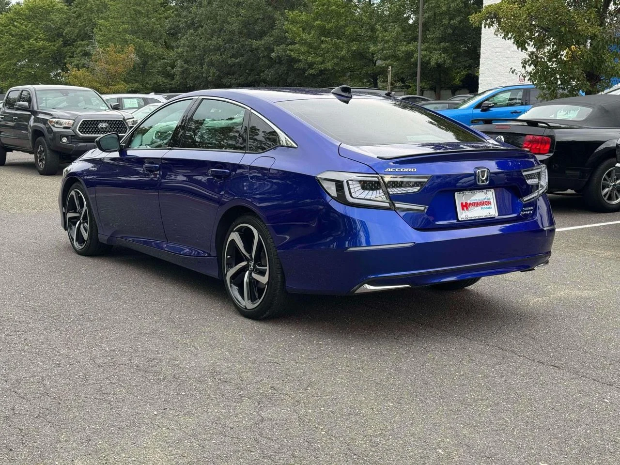 Used 2022 Still Night Pearl Honda Sport image 5