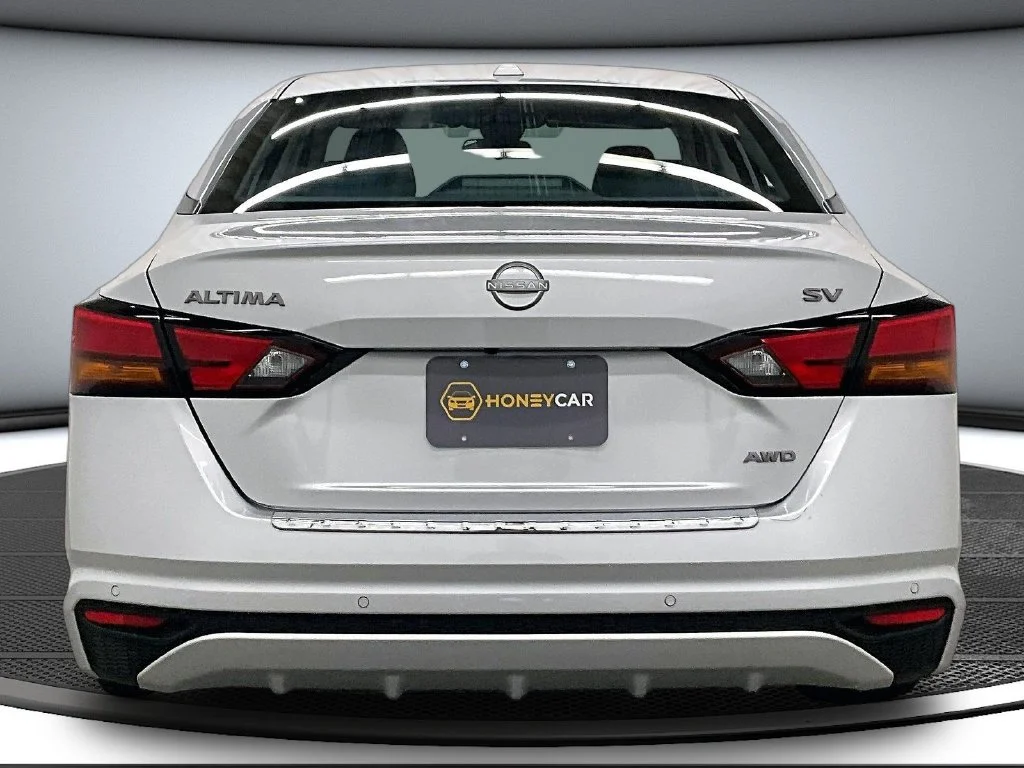 Used 2023 Silver Nissan 2.5 SV image 5