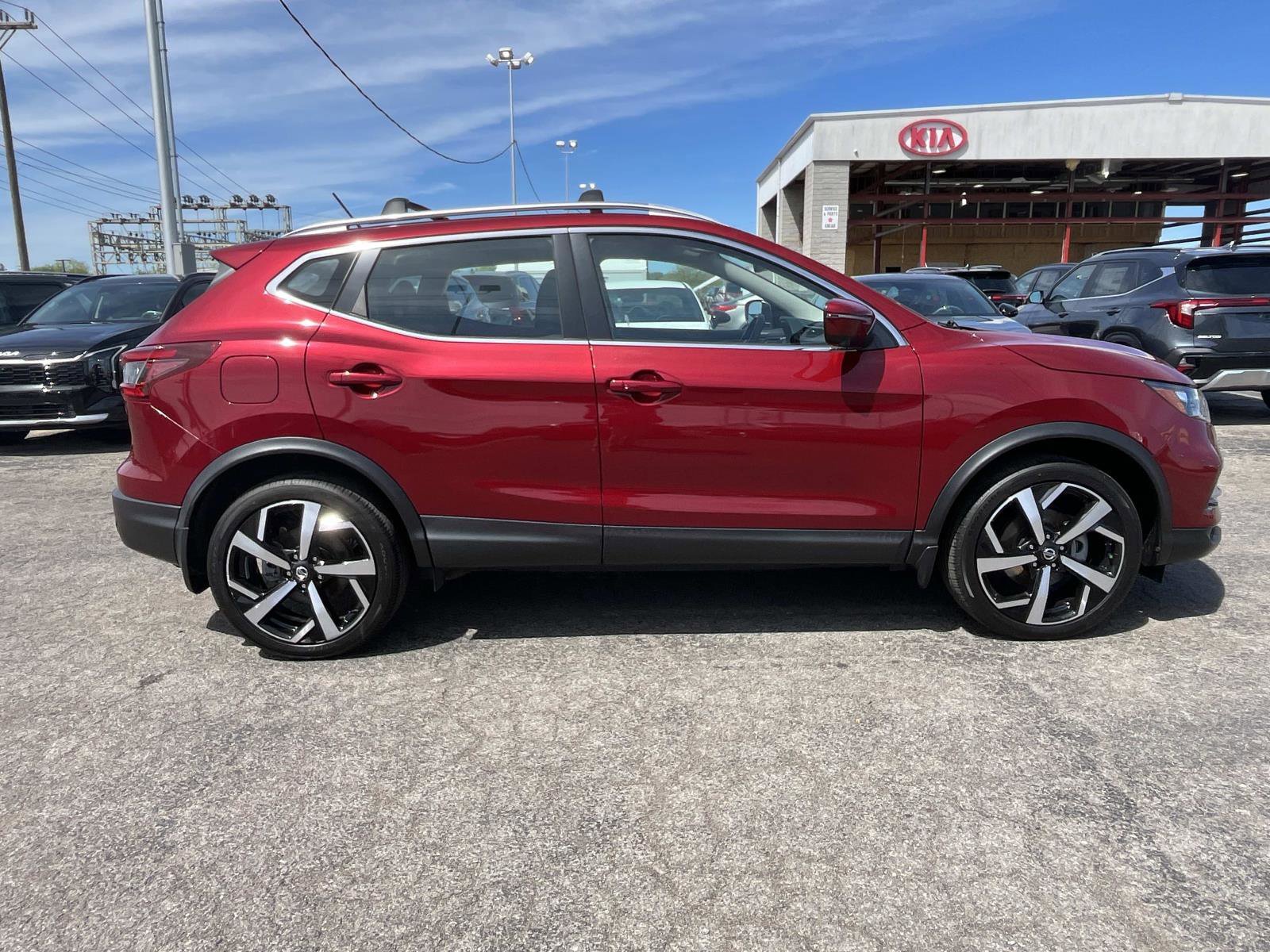 Used 2021 Scarlet Ember Tintcoat Nissan SL image 5