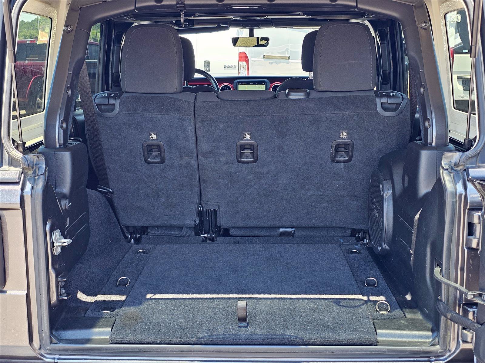 Used 2021 Granite Crystal Metallic Clearcoat Jeep Unlimited Rubicon image 12